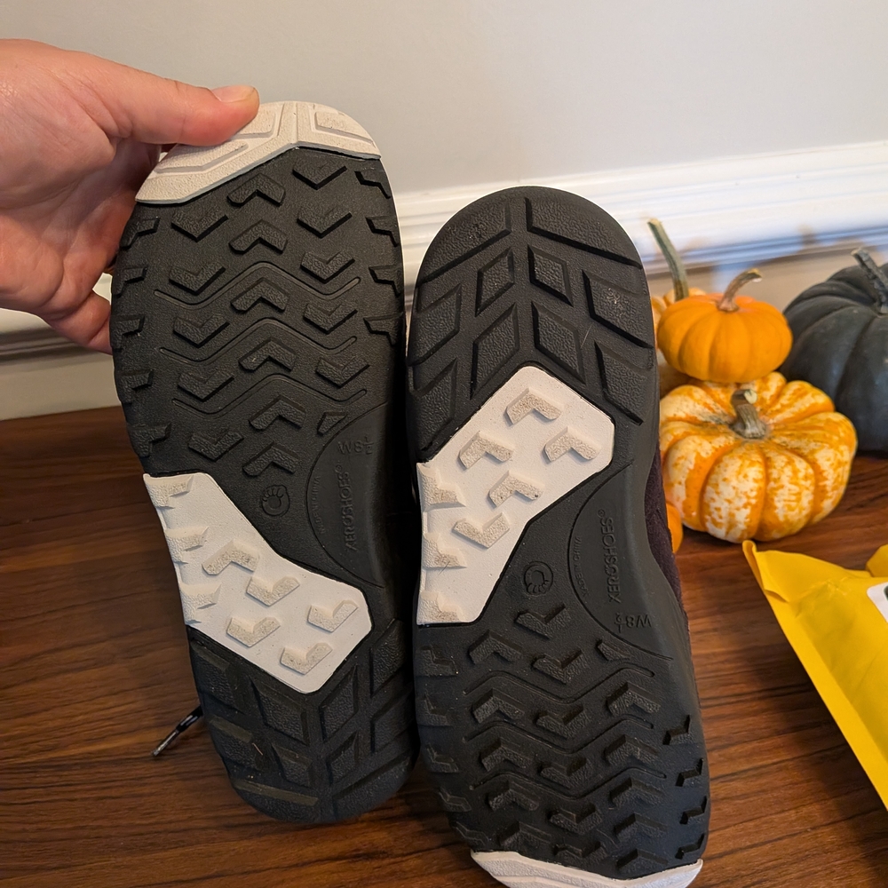 Xero Black Women's Alpine 8.5 Winter Boots with White Fur Trim - Picture 4 of 5